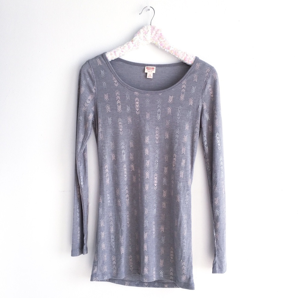 Mossimo grey long sleeve t-shirt